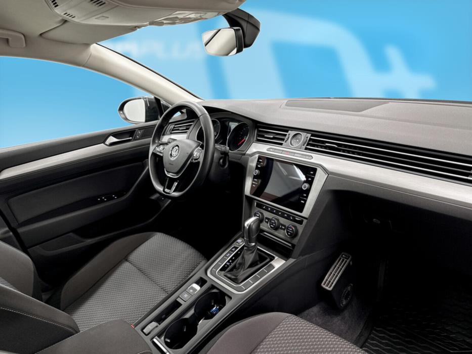VOLKSWAGEN Passat 2018