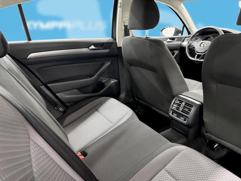 VOLKSWAGEN Passat 2018