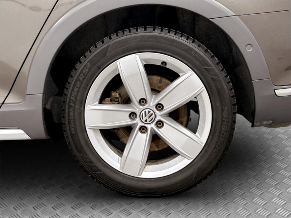 VOLKSWAGEN Passat 2016