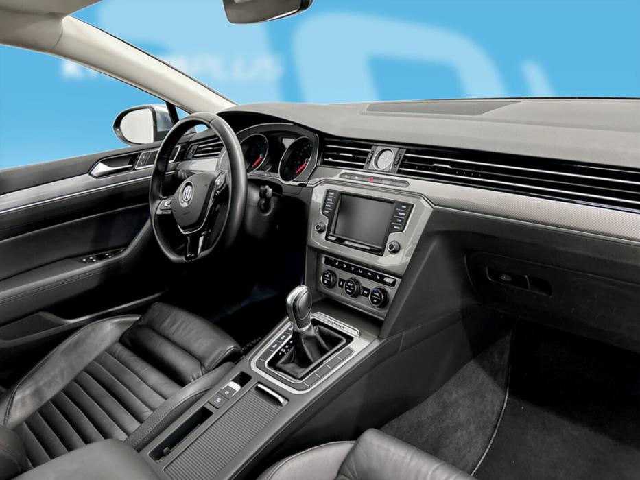 VOLKSWAGEN Passat 2016