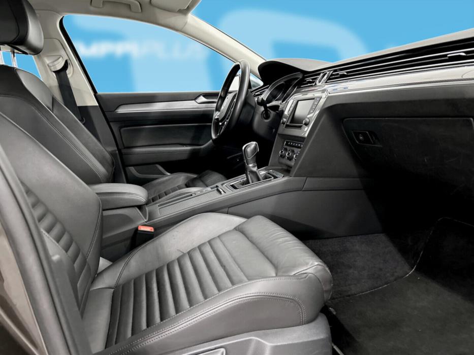 VOLKSWAGEN Passat 2016