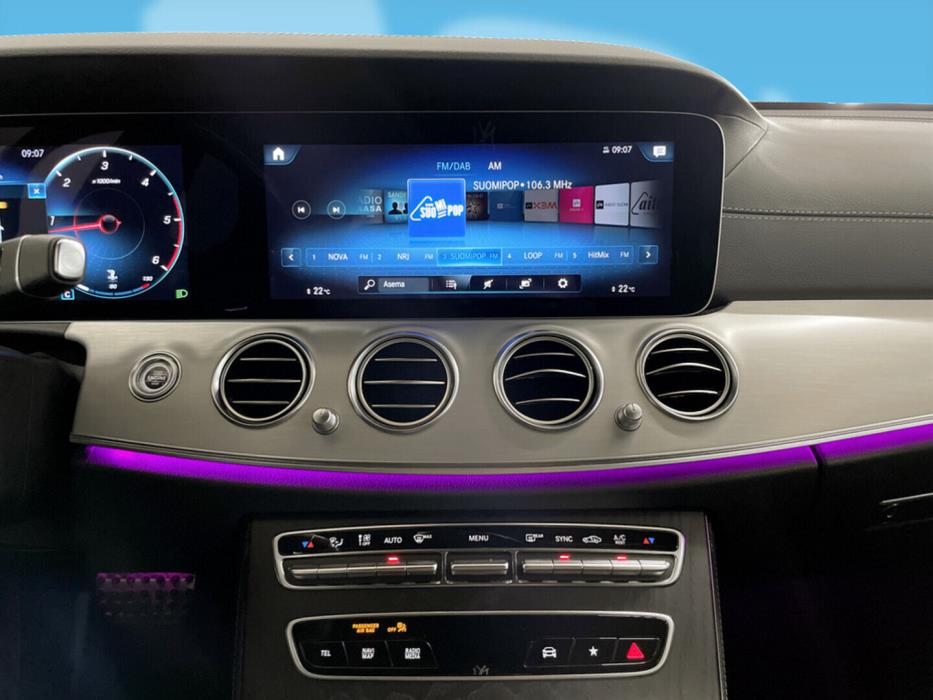 MERCEDES-BENZ E 2022