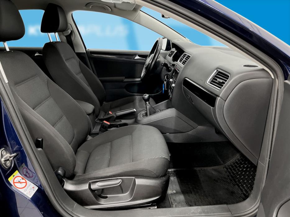 VOLKSWAGEN Jetta 2011