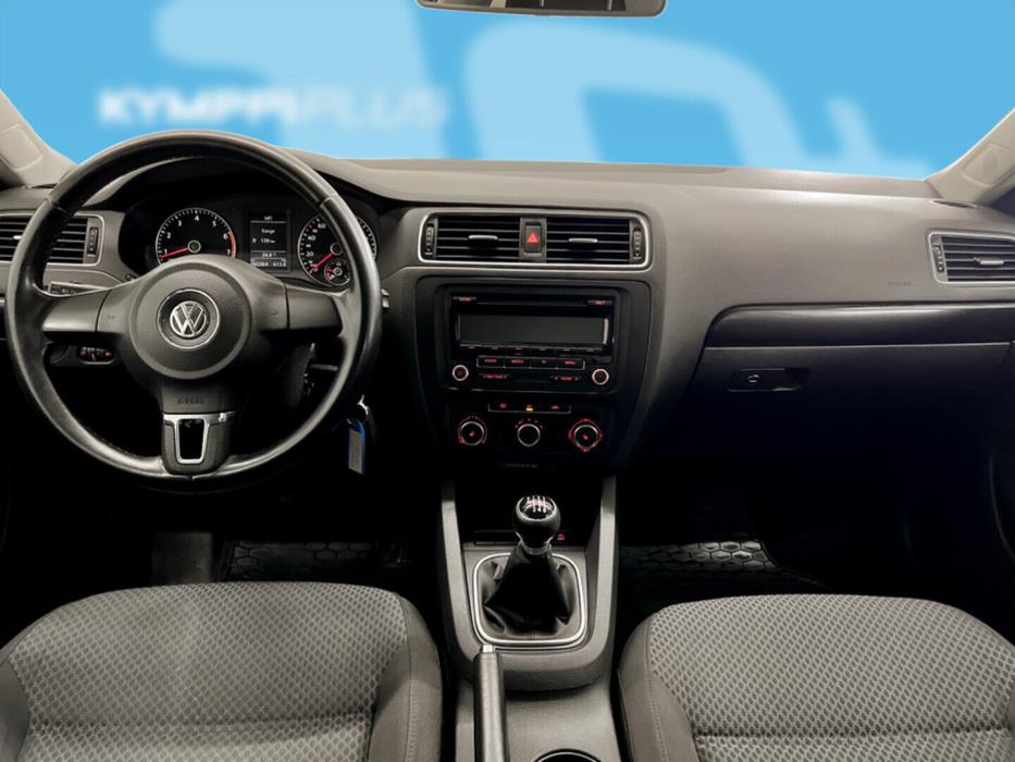 VOLKSWAGEN Jetta 2011
