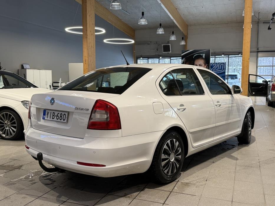 SKODA Octavia 2012