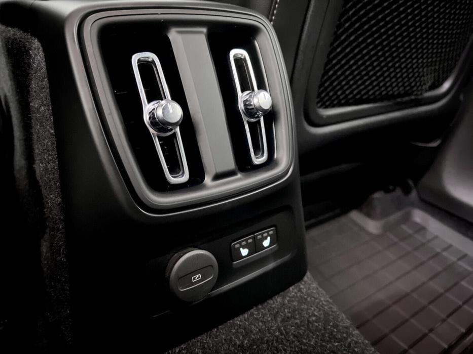 VOLVO XC40 2020
