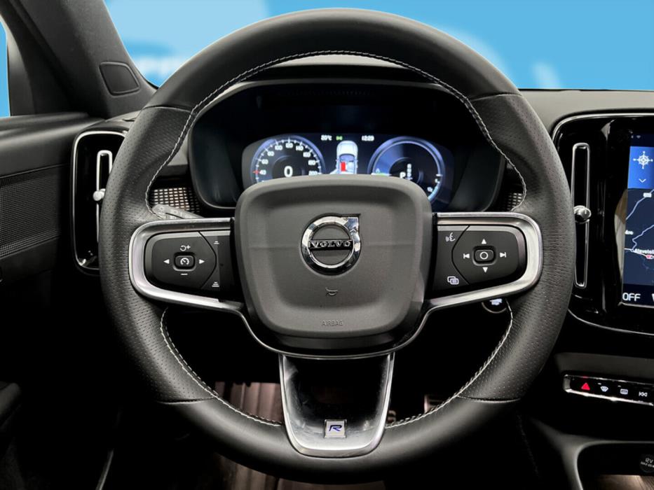 VOLVO XC40 2020