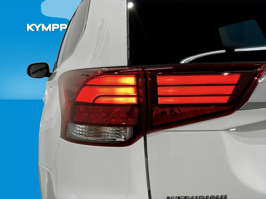 MITSUBISHI Outlander PHEV 2015