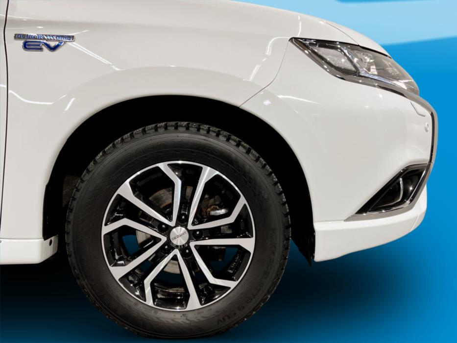 MITSUBISHI Outlander PHEV 2015