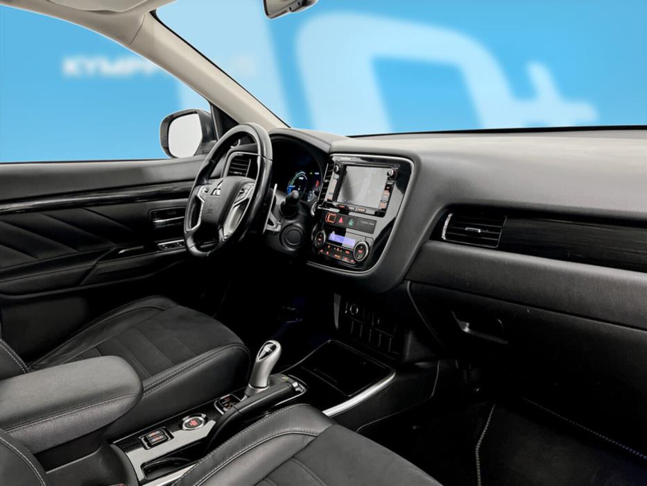 MITSUBISHI Outlander PHEV 2015