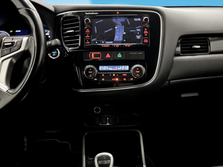 MITSUBISHI Outlander PHEV 2015