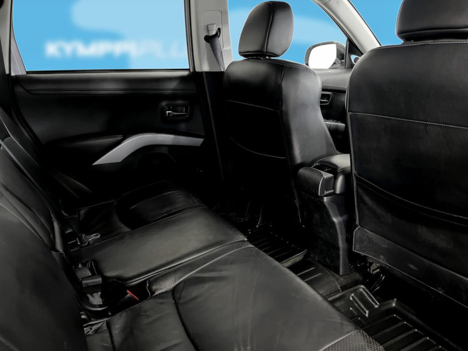 MITSUBISHI Outlander 2011