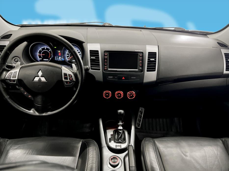 MITSUBISHI Outlander 2011
