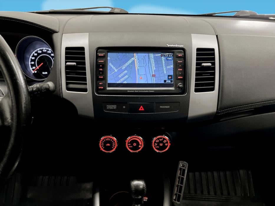 MITSUBISHI Outlander 2011