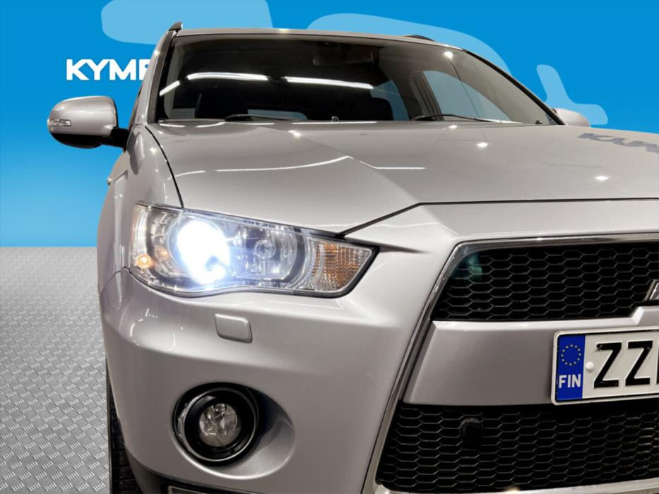 MITSUBISHI Outlander 2011