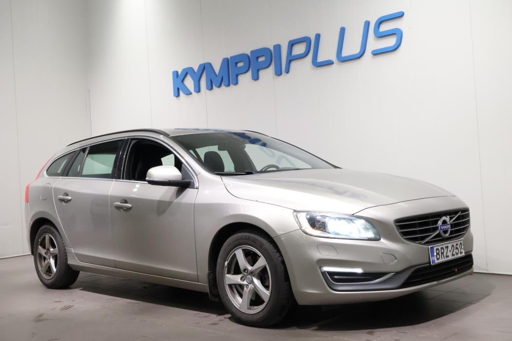 VOLVO V60 2015
