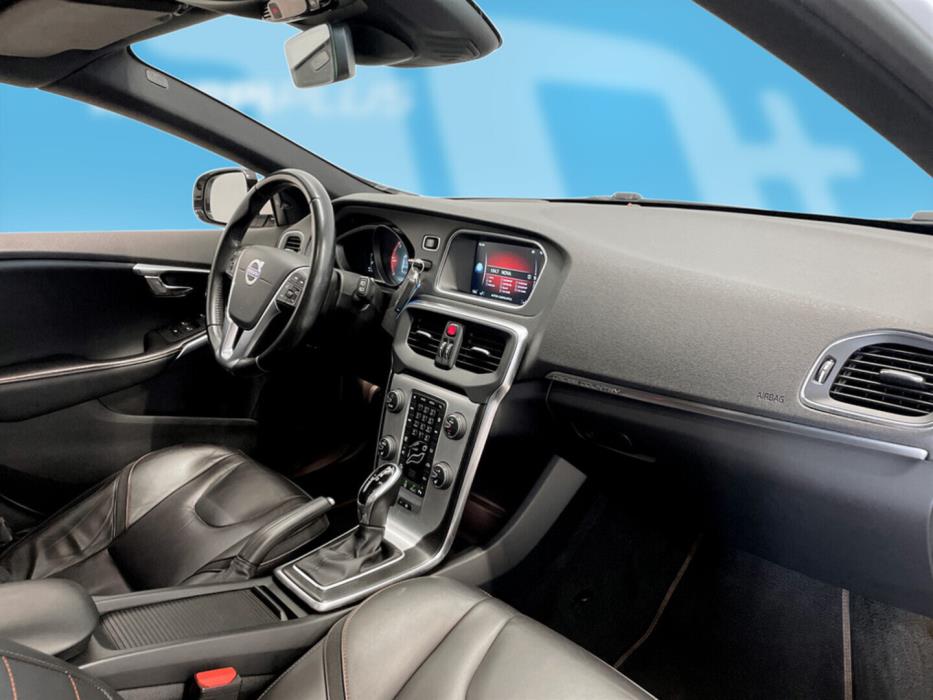VOLVO V40 Cross Country 2015