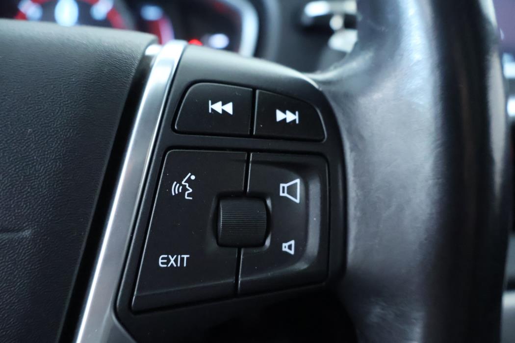 VOLVO V40 Cross Country 2015
