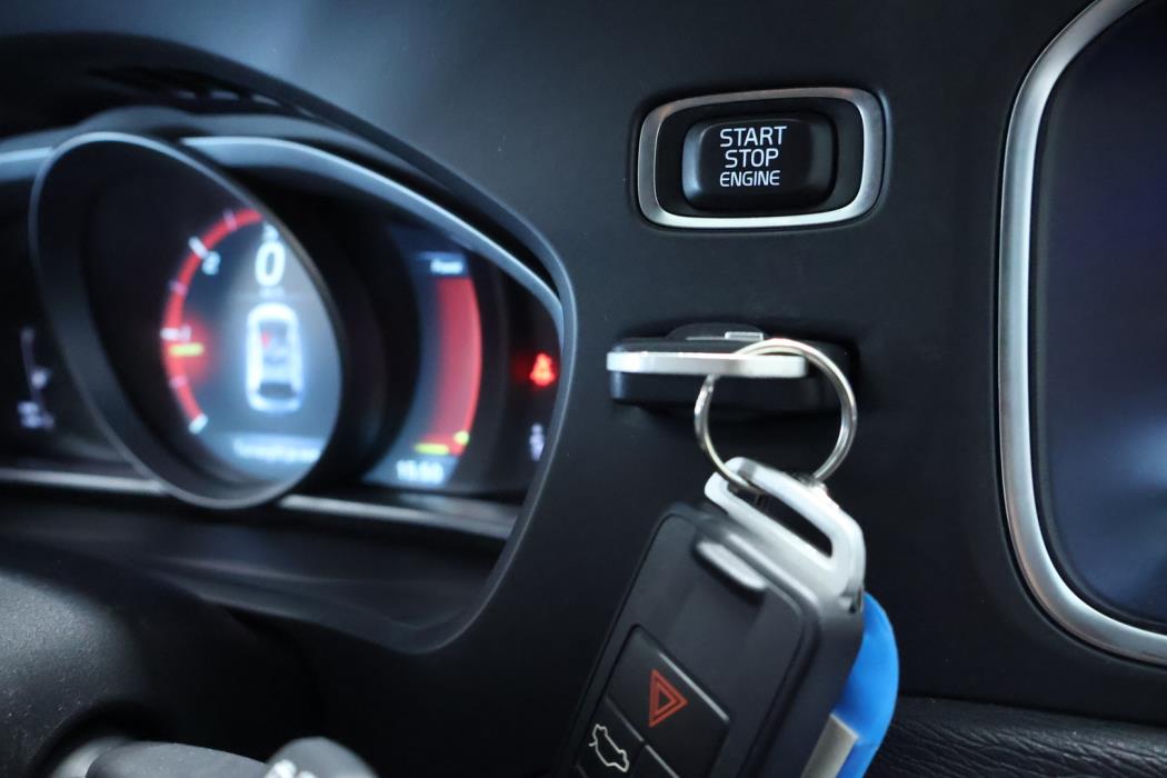 VOLVO V40 Cross Country 2015