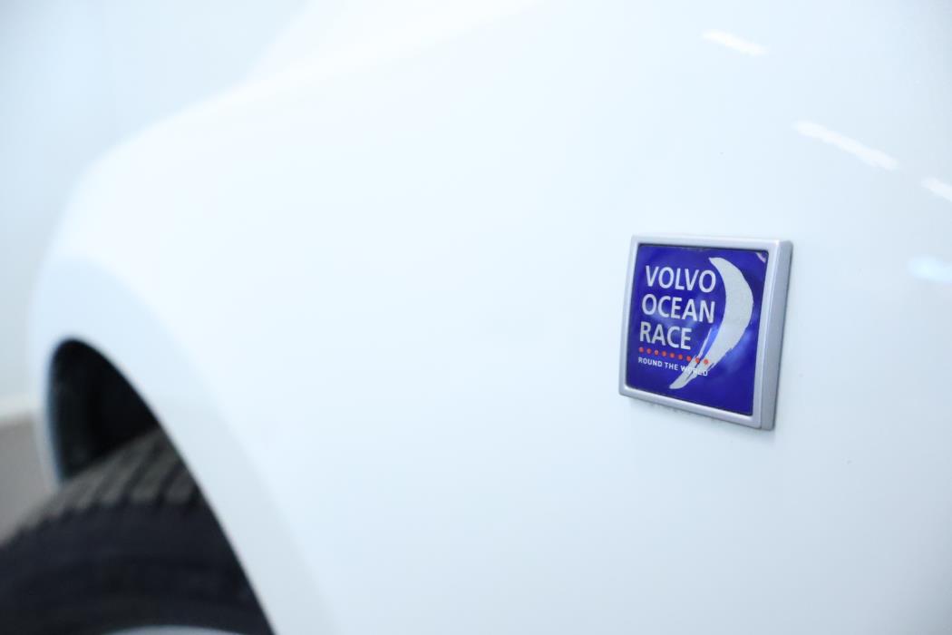 VOLVO V40 Cross Country 2015