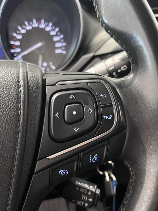 TOYOTA Avensis 2015