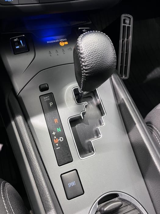 TOYOTA Avensis 2015