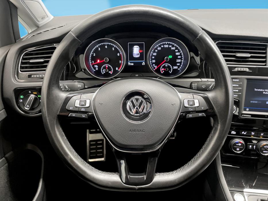 VOLKSWAGEN Golf 2017
