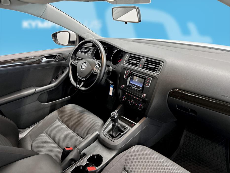 VOLKSWAGEN Jetta 2017
