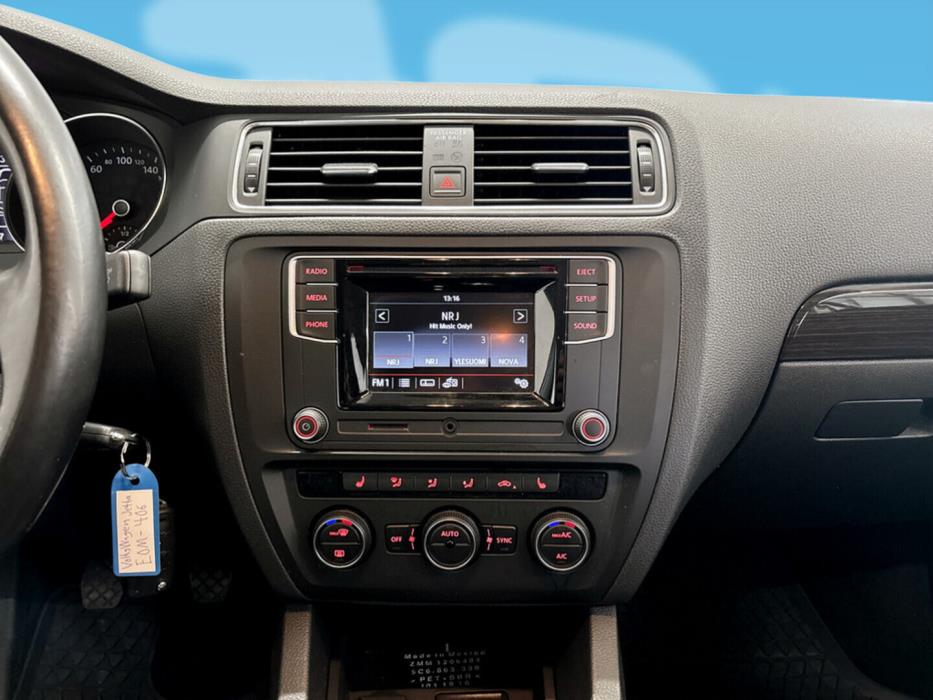 VOLKSWAGEN Jetta 2017