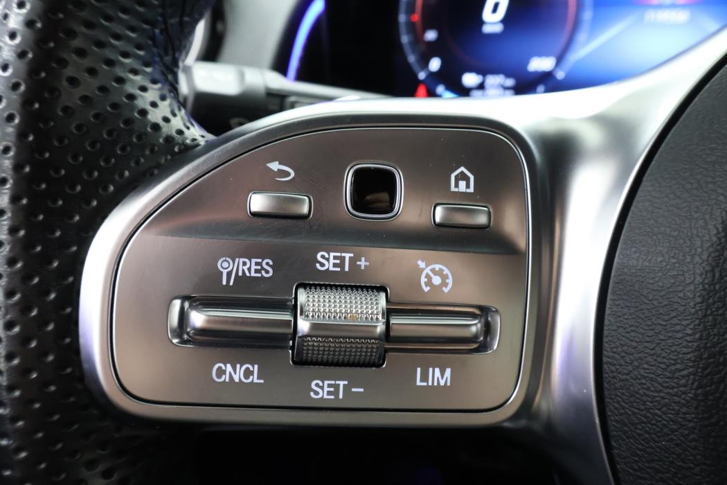 MERCEDES-BENZ EQB 2022