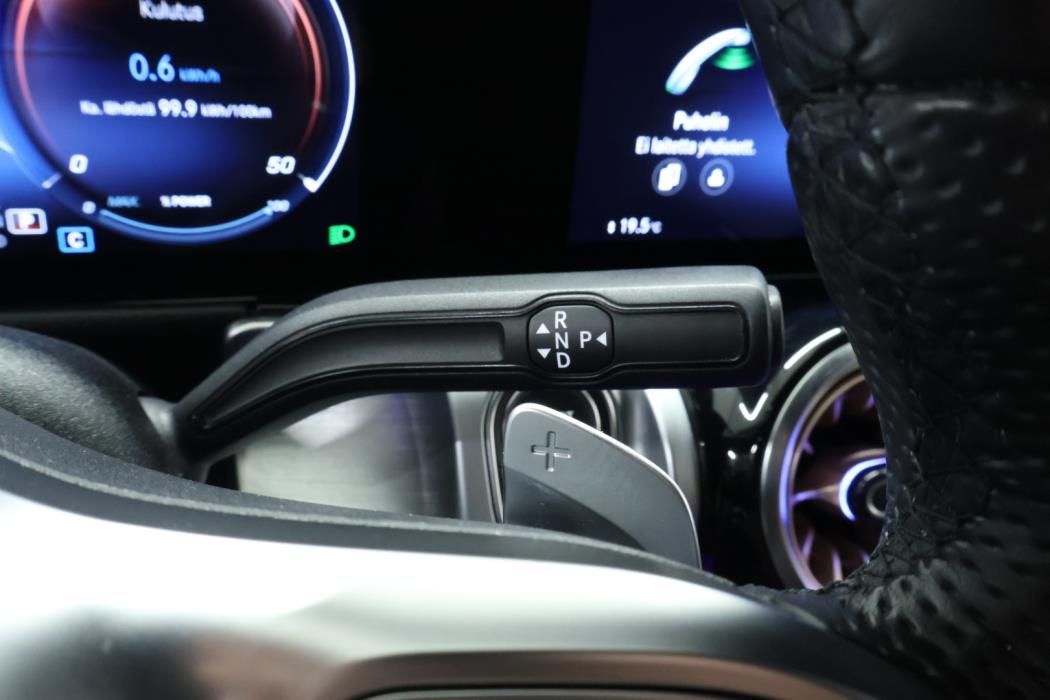 MERCEDES-BENZ EQB 2022