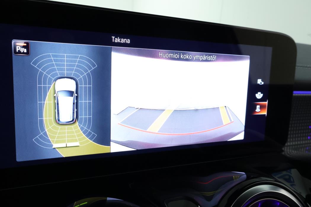 MERCEDES-BENZ EQB 2022