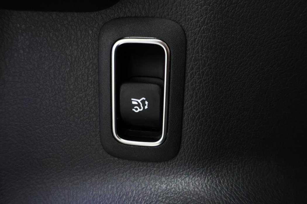 MERCEDES-BENZ EQB 2022