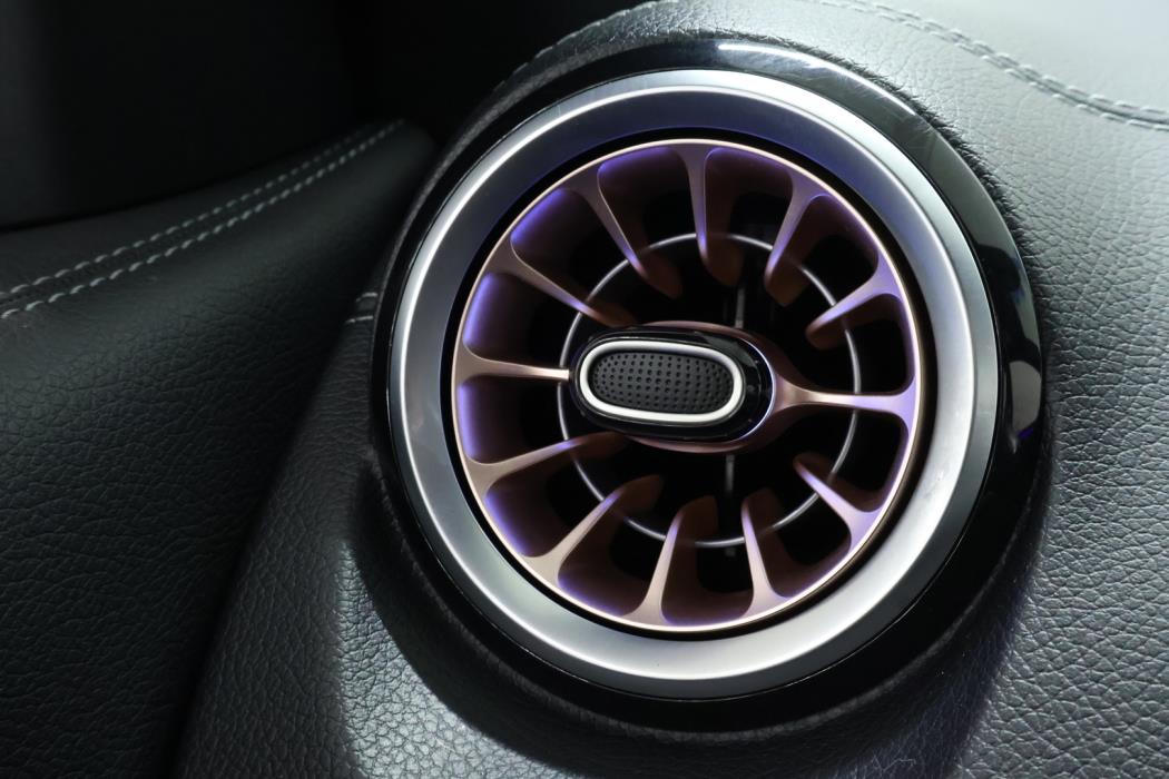 MERCEDES-BENZ EQB 2022