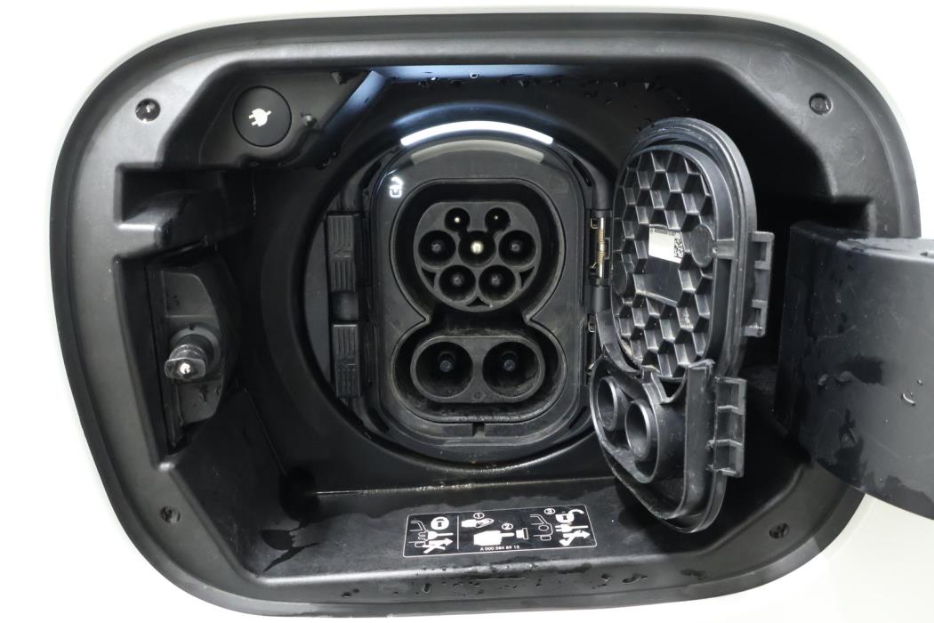 MERCEDES-BENZ EQB 2022