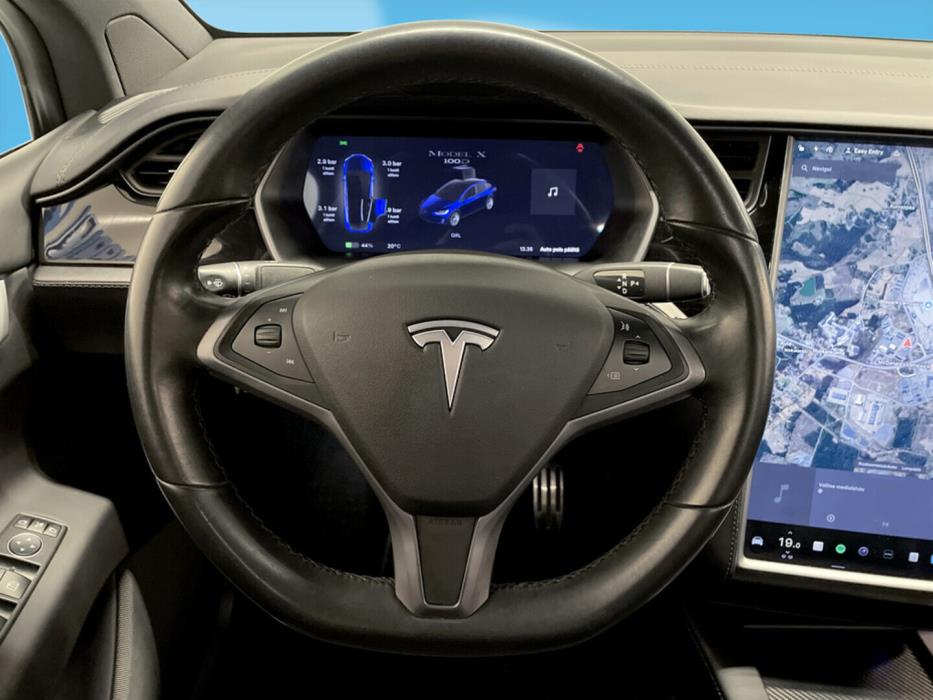 TESLA Model X 2018
