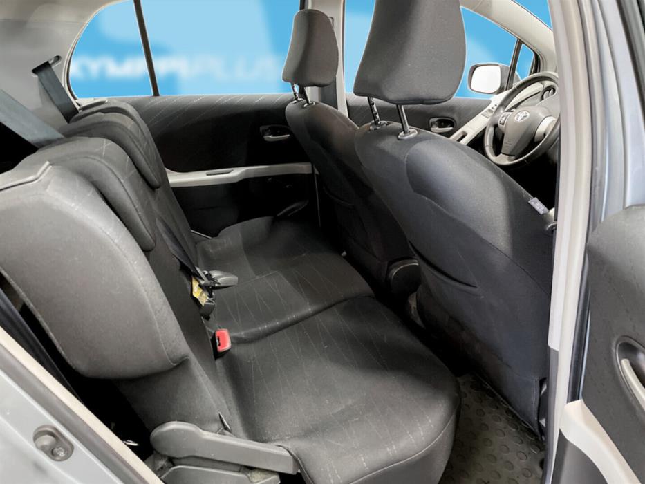 TOYOTA Yaris 2008