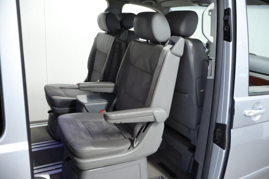 VOLKSWAGEN Multivan 2004