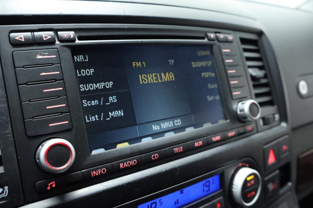 VOLKSWAGEN Multivan 2004