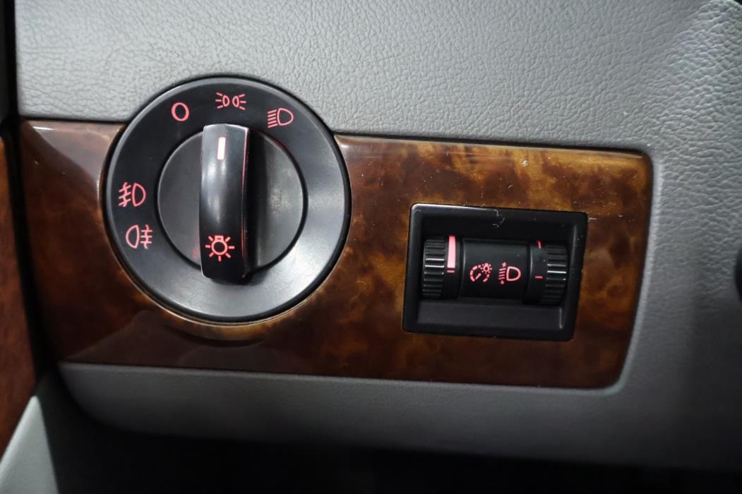 VOLKSWAGEN Multivan 2004