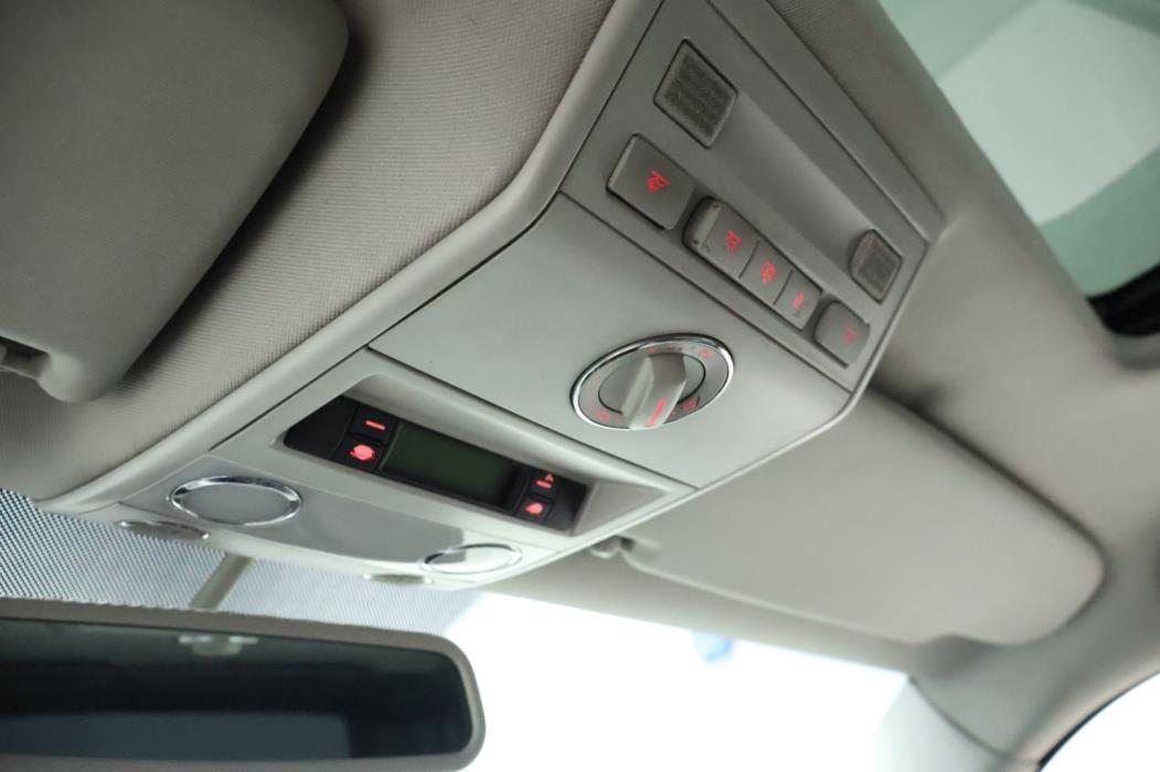 VOLKSWAGEN Multivan 2004