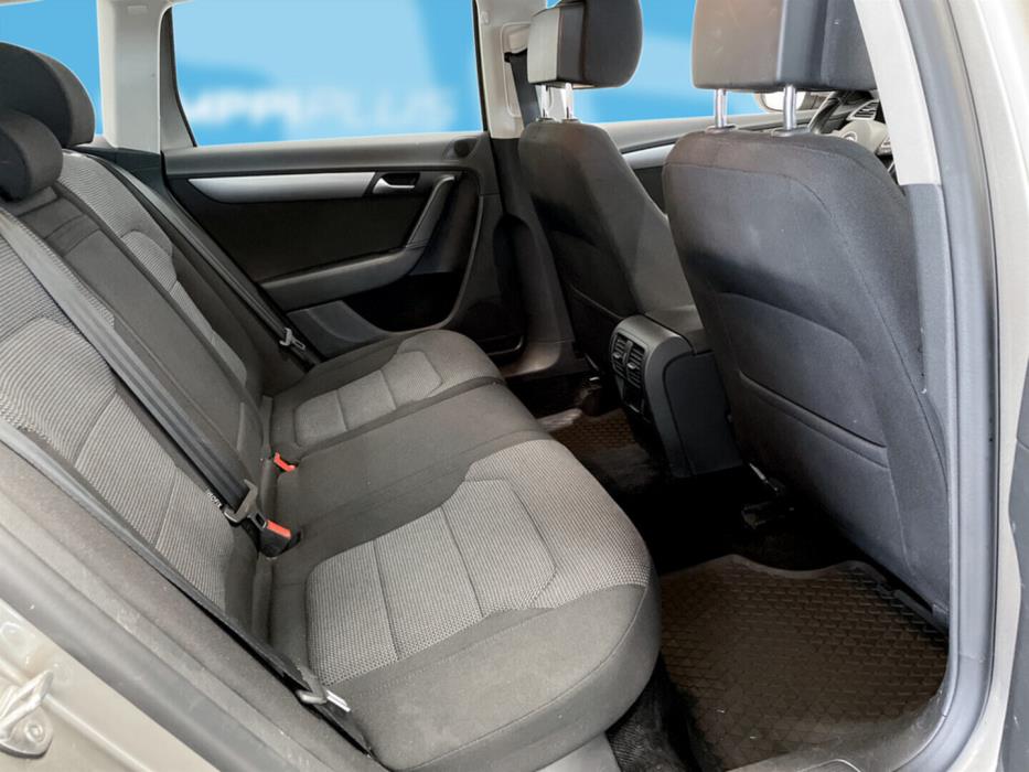 VOLKSWAGEN Passat 2014