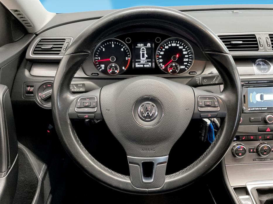 VOLKSWAGEN Passat 2014