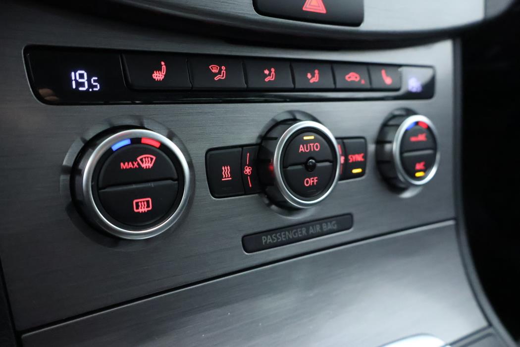 VOLKSWAGEN Passat 2014