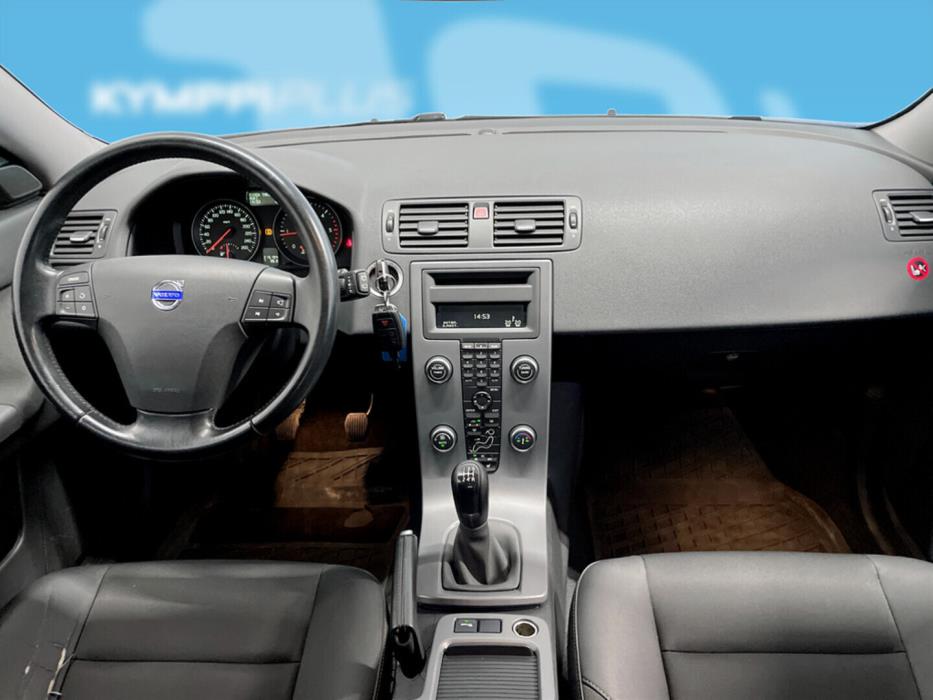 VOLVO V50 2010