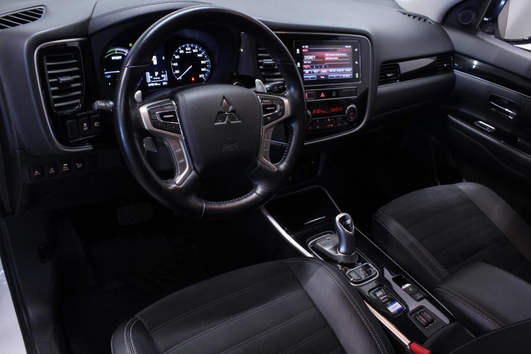 MITSUBISHI Outlander PHEV 2019