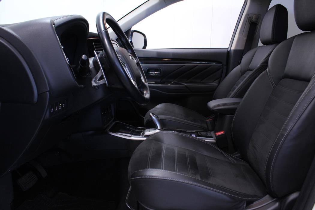 MITSUBISHI Outlander PHEV 2019