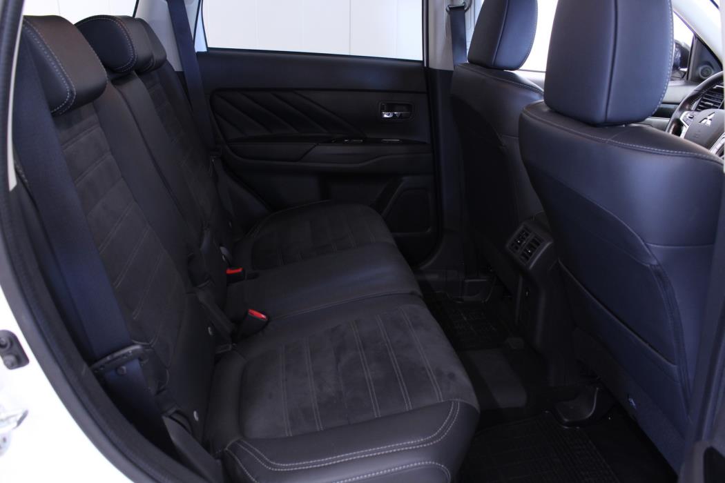 MITSUBISHI Outlander PHEV 2019