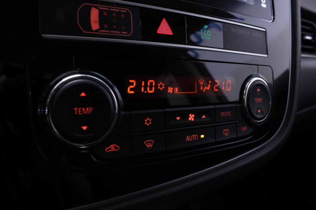 MITSUBISHI Outlander PHEV 2019