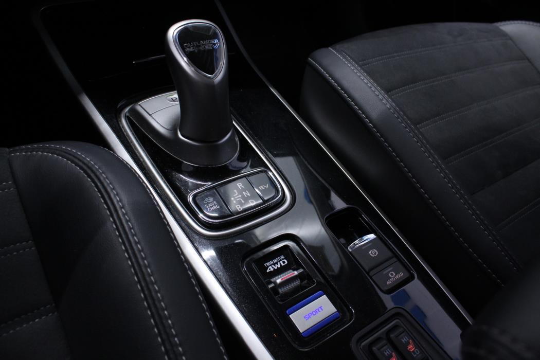 MITSUBISHI Outlander PHEV 2019
